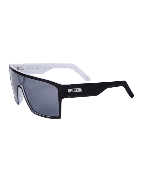 Command Polarised Sunglasses - Black/White